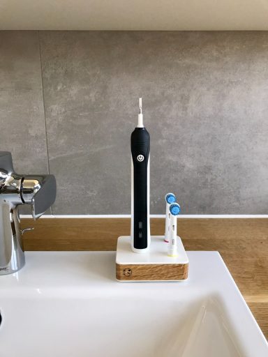 Otto Zahnbuerstenhalter Oral-B Bürsten